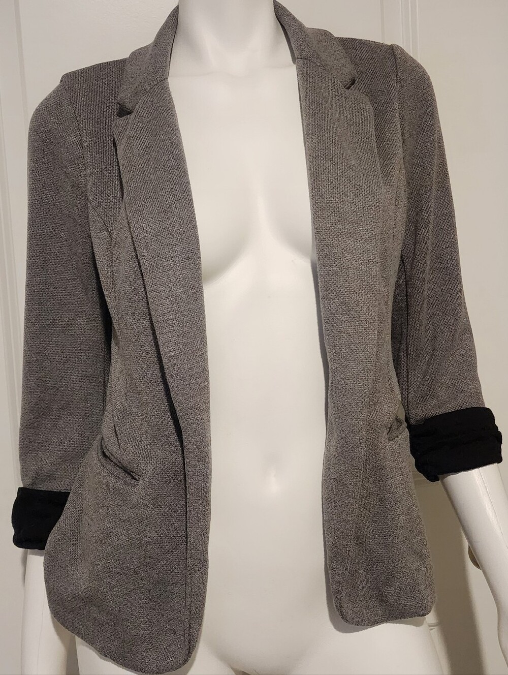 Skies Are Blue Womens Gray Knit Blazer M Black Cuffs Comfortable Open Front